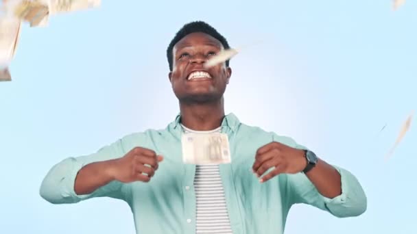 Человек Выигрыш Деньги Дождь Успеха Празднование Лотерея Бонус Финансовая Свобода — стоковое видео