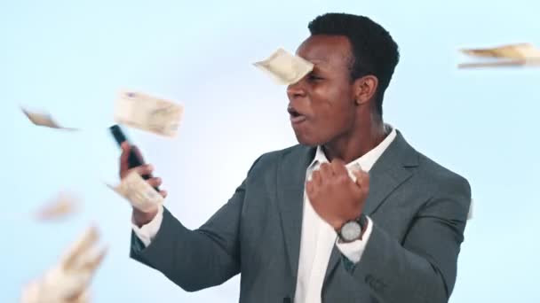 Telefon Para Siyah Adam Bir Stüdyoda Piyango Ödül Finansal Kazancı — Stok video