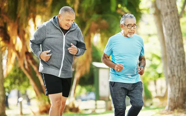 Senior Hombres Correr Para Ejercicio Carretera Ciudad Para Bienestar Fitness —  Fotos de Stock