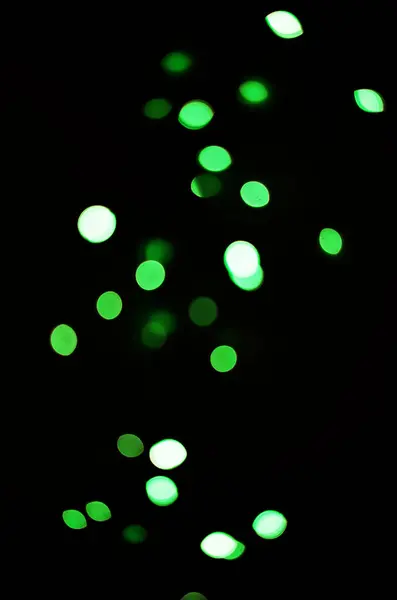 Luz Verde Bokeh Brilho Sobre Fundo Preto Isolado Espaço Mockup — Fotografia de Stock