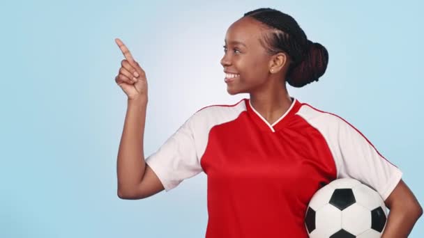 Jugador Fútbol Punto Negro Mujer Estudio Información Deportiva Noticias Fitness — Vídeos de Stock