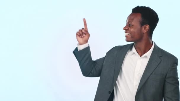 Sunum Kontrol Listesi Için Stüdyoda Işaretli Siyah Adam Bilgi Mavi — Stok video