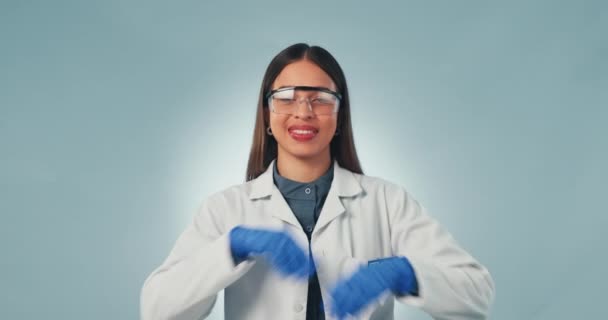 Mulher Ciência Rosto Sorriso Com Braços Cruzados Estúdio Orgulho Feliz — Vídeo de Stock