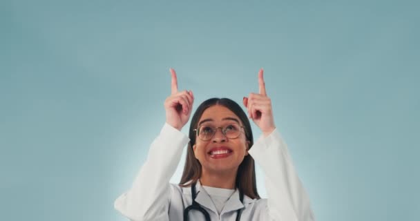 Portrét Studio Žena Zdravotnictví Poukazující Rady Pro Péči Wellness Nebo — Stock video