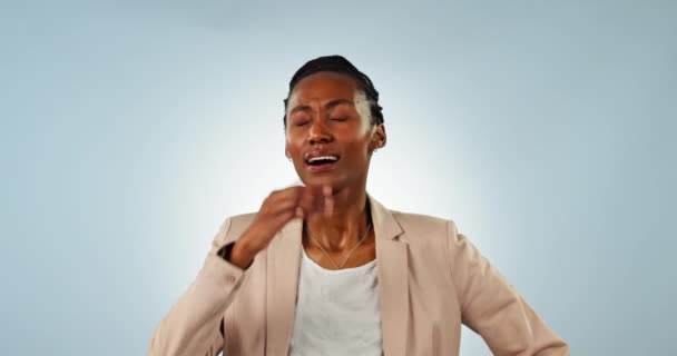 Смех Растерянность Лицо Черной Женщины Студии Комической Комедийной Смешной Шуткой — стоковое видео