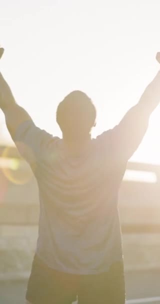 Homem Vencedor Sunset Running Fitness Lente Sinalização Por Realização Sucesso — Vídeo de Stock
