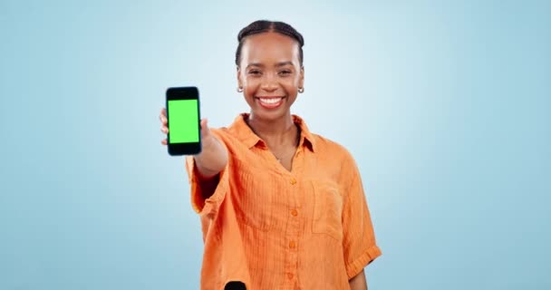 Twarz Kobieta Reklama Zielony Ekran Telefonu Przestrzeni Lub Zarejestrować Ofertę — Wideo stockowe