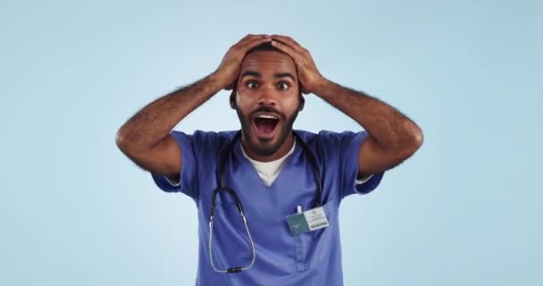 Wow Upphetsad Ansikte Och Man Med Sjuksköterska Prestation Och Glada — Stockvideo