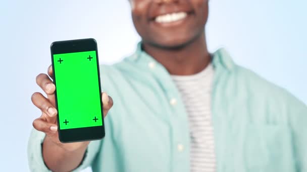 Руки Зеленый Экран Телефона Маркетинговый Макет Информация Просто Быстро Зарегистрироваться — стоковое видео