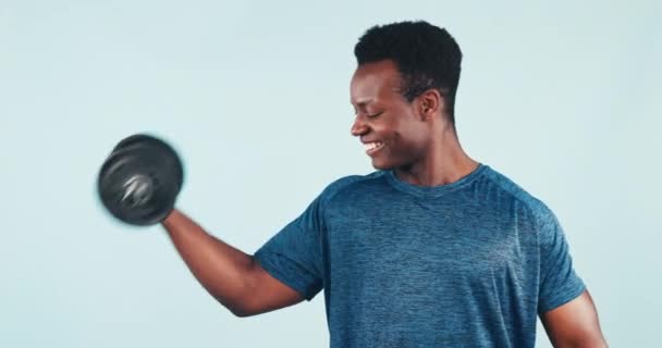 Fitness Black Man Und Hantel Studio Zum Training Training Oder — Stockvideo