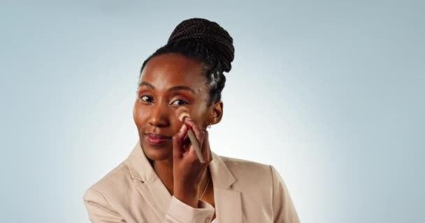 Maquillaje Mujer Negra Rostro Belleza Para Aseo Cosméticos Cuidado Piel — Vídeos de Stock