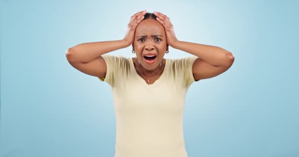 Стрес Паніка Обличчя Чорної Жінки Студії Сумнівом Наляканим Або Сердитим — стокове відео
