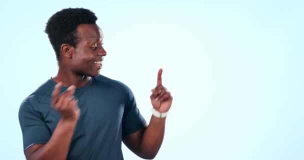 Egzersiz Stüdyosu Mutlu Siyah Adam Reklam Haberleri Spor Salonu Üyeliği — Stok video