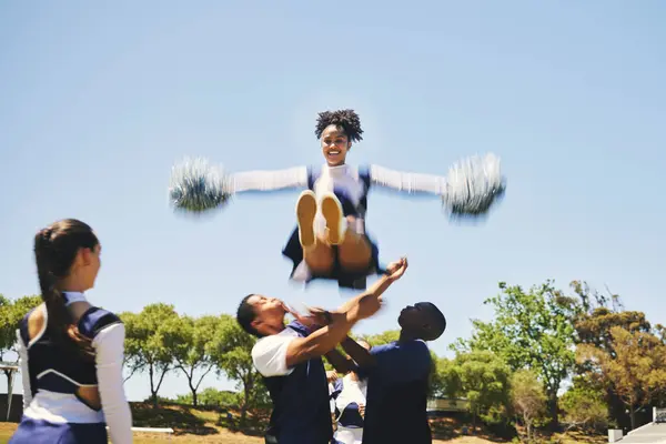 Teamwork Air Cheerleader Training Fitness Workout Exercise Learning Jump Routine — Stock Photo, Image