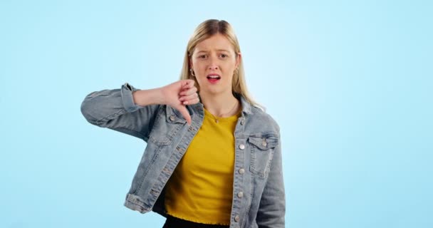 Kötü Haberlerin Reddedilmesi Emoji Işareti Mavi Arka Planda Geri Bildirim — Stok video