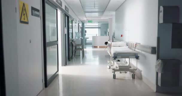 Υγειονομική Περίθαλψη Νοσοκομείο Και Άδειος Διάδρομος Κρεβάτι Για Ιατρική Περίθαλψη — Αρχείο Βίντεο