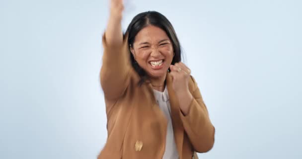 Femme Affaires Asiatique Célébration Studio Avec Poing Cris Excités Acclamations — Video