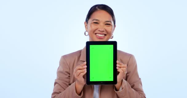 Pantalla Verde Tableta Mujer Asiática Negocios Estudio Para Sitio Web — Vídeo de stock