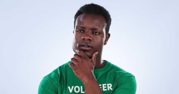 Cara Estudio Hombre Negro Voluntario Pensando Proyecto Caridad Plan Apoyo — Vídeo de stock