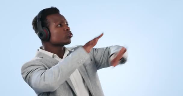 Homme Noir Écouteurs Danse Sur Musique Streaming Audio Sur Fond — Video