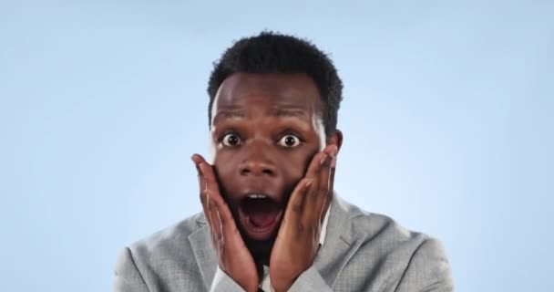 Επιχειρήσεις Πρόσωπο Και Μαύρος Έκπληξη Ενθουσιασμένοι Και Έκφραση Προσώπου Μπλε — Αρχείο Βίντεο