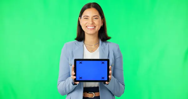 Zielony Ekran Portret Tablet Profesjonalna Szczęśliwa Kobieta Prezentacja Wiadomości Agencji — Zdjęcie stockowe