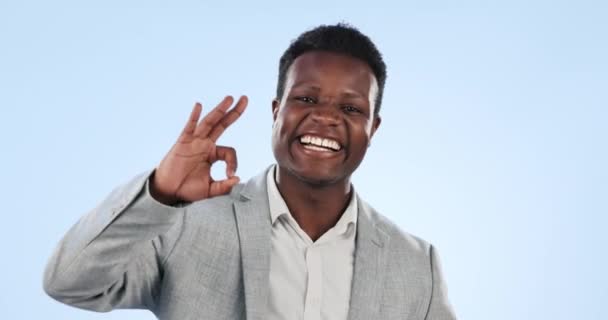 Mano Faccia Uomo Nero Con Segno Studio Con Emoji Ringraziamento — Video Stock