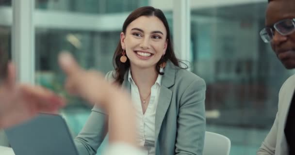 Toplantısı Takım Tartışması Strateji Planı Dinleyen Mutlu Kadın Görüşleri Veya — Stok video