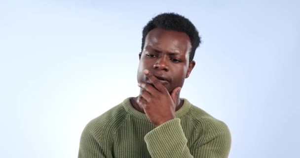 Мыслительный Чернокожий Человек Бравурные Идеи Студии Решения Проблем Вопросов Проницательности — стоковое видео