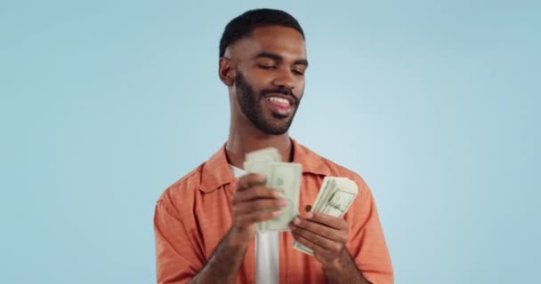 Человек Считать Деньги Счастливы Студии Успехом Бонус Продвижение Службе Победой — стоковое видео