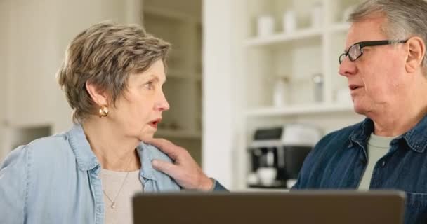 Dövüş Borç Yaşlı Çift Emeklilik Evinde Bütçe Mali Planlama Yapıyor — Stok video