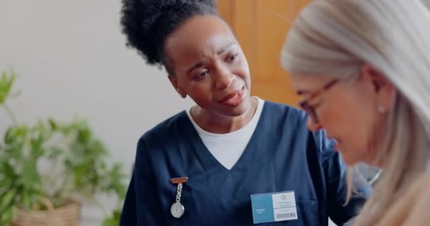 Enfermeira Mulher Idosa Aconselhamento Para Doenças Diagnóstico Apoio Problemas Saúde — Vídeo de Stock