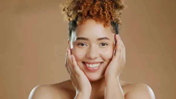 Kvinna Porträtt Hud Och Skönhet Nöjd Med Naturlig Kosmetika Och — Stockfoto