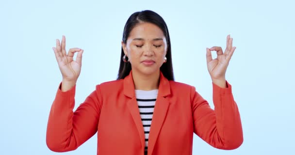 Respiración Meditación Mujer Negocios Con Zen Paz Mentalidad Tranquila Fondo — Vídeos de Stock