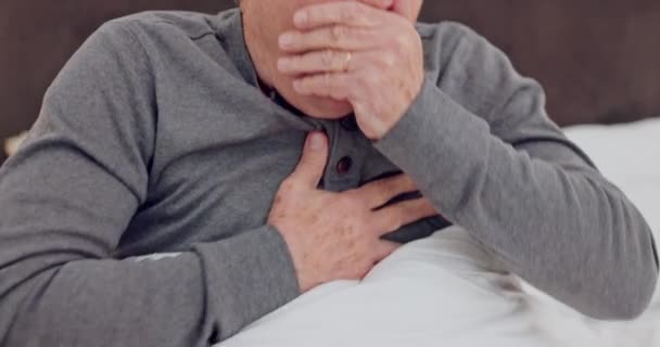 Huzurevinde Göğüs Enfeksiyonu Alerji Hastalıktan Öksüren Yaşlı Bir Adam Modern — Stok video