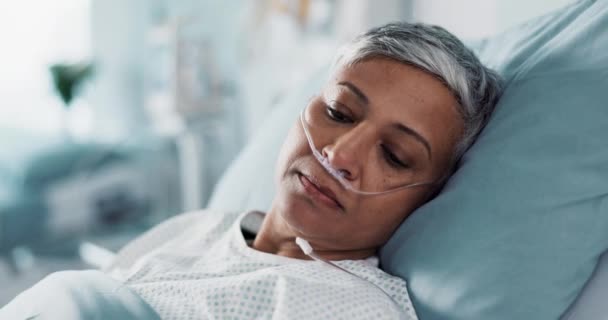 Enfermo Goteo Intravenoso Mujer Mayor Hospital Para Consulta Cirugía Tratamiento — Vídeos de Stock