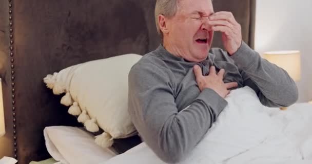 Aîné Tousse Lit Pour Une Maladie Une Infection Thoracique Grippe — Video