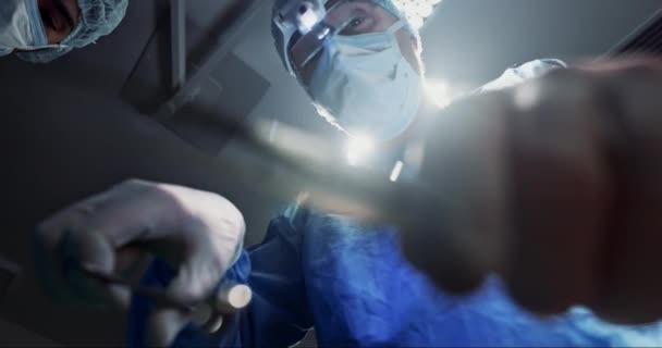 Команда Врачи Ниже Хирургии Операционном Театре Клинике Здравоохранения Группа Хирург — стоковое видео