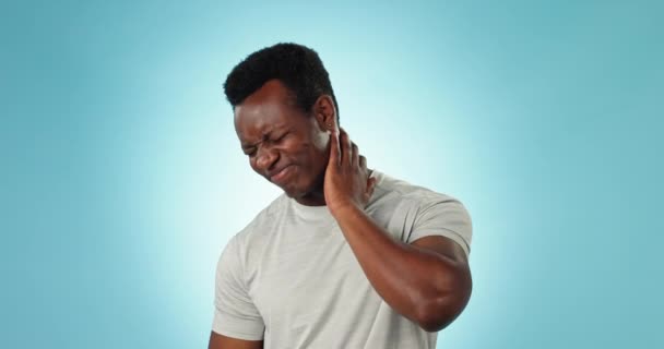 Neck Pain Spine Injury Black Man Massage Sick Fibromyalgia Health — Stock Video