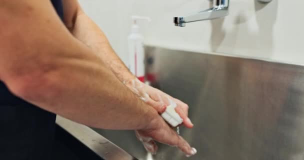 Médico Lavar Mãos Sabão Por Esfregaço Para Cirurgia Para Operação — Vídeo de Stock