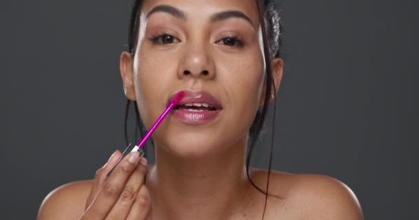 Mujer Lápiz Labial Belleza Estudio Maquillaje Boca Para Cambio Cara — Vídeo de stock