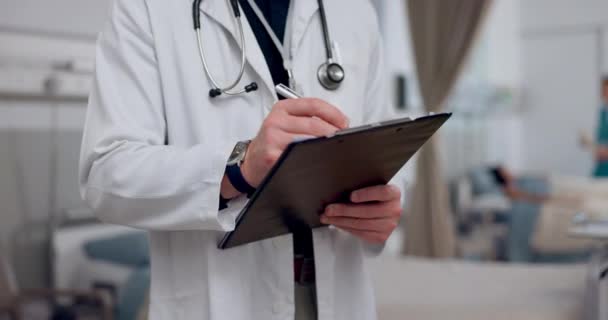 Ιατρικά Χέρια Έγγραφα Και Γραφή Ιατρική Λίστα Διαγράμματα Υγείας Σημειώσεις — Αρχείο Βίντεο