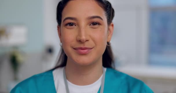 Mujer Médico Salud Feliz Hospital Clínica Con Servicios Salud Mentalidad — Vídeo de stock