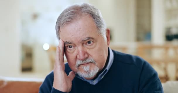 Mal Testa Uomo Anziano Stress Casa Pensione Salute Mentale Ansia — Video Stock
