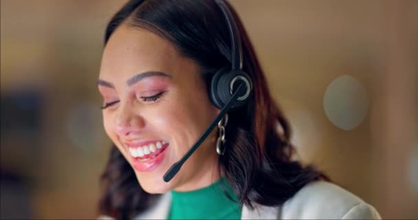 Çağrı Merkezi Gülümseme Kadın Danışmanlık Gece Müşteri Hizmetleri Için Crm — Stok video