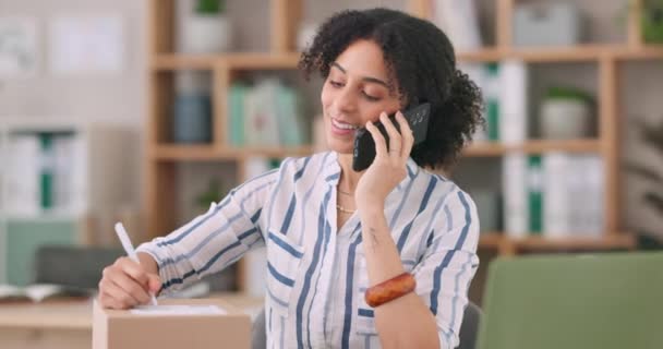打电话 女人或电话 要求在工作场所提供销售订单 电子商务或库存检查 带有触摸屏的商务 人员或智能手机 用于网络 通信和客户服务 — 图库视频影像