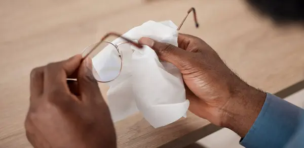 Hände Brille Und Tuch Zur Reinigung Nahaufnahme Und Wartung Von — Stockfoto