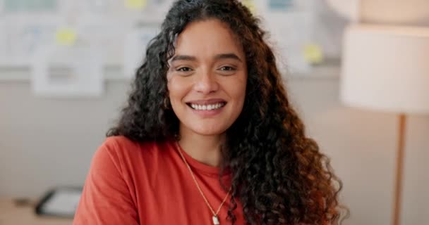 Mujer Feliz Cara Negocios Oficina Con Actitud Positiva Buena Segura — Vídeos de Stock