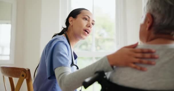 Ανώτερος Νοσοκόμα Και Εμπάθεια Ομιλία Για Την Υποστήριξη Την Ευεξία — Αρχείο Βίντεο