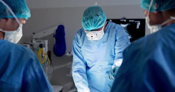 Cerrah Ameliyat Ekibi Sağlık Araç Gereçler Için Acil Tıbbi Yardım — Stok video